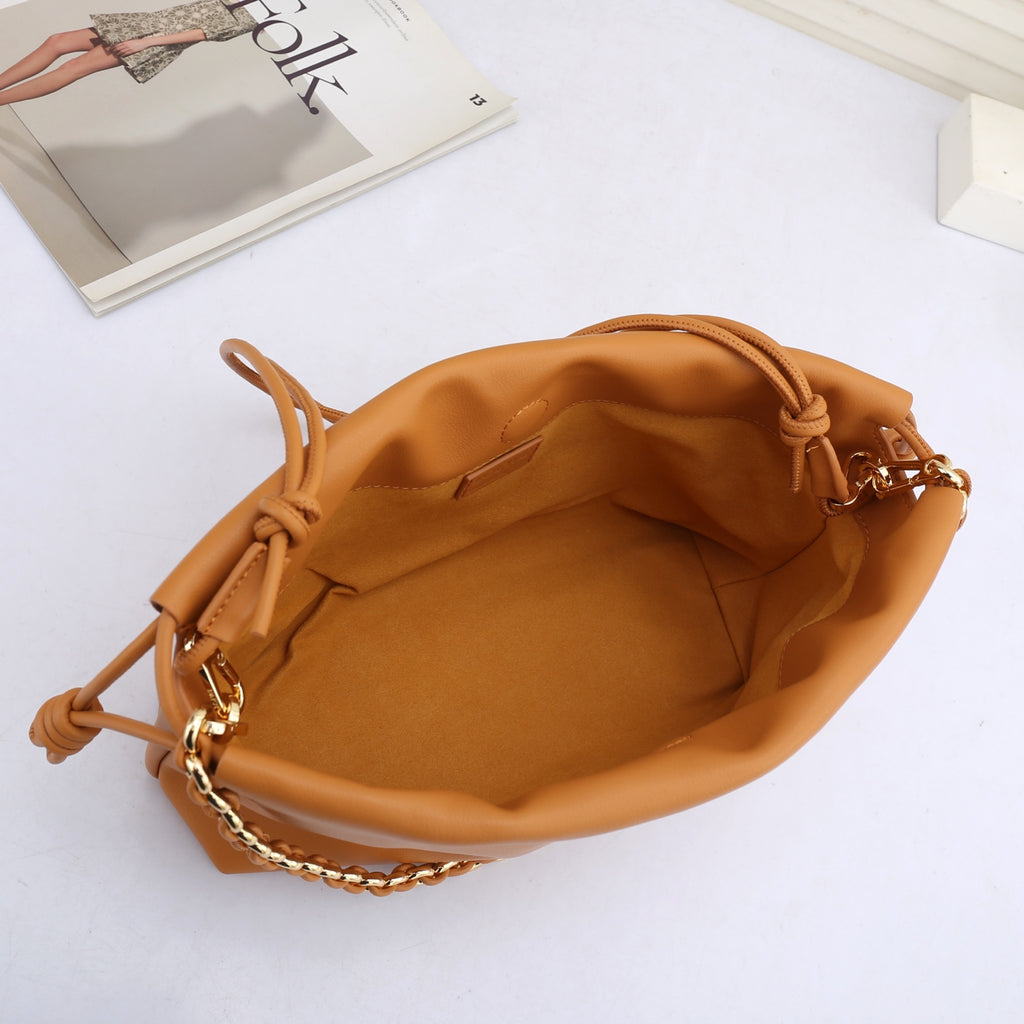 B1R66A8 Popular leather bag