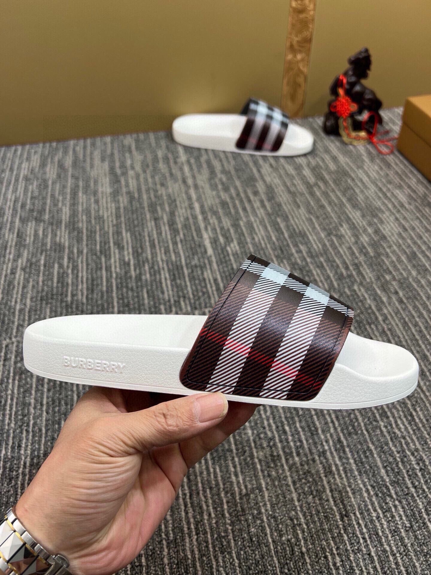Z5Z35R261 Popular Slippers