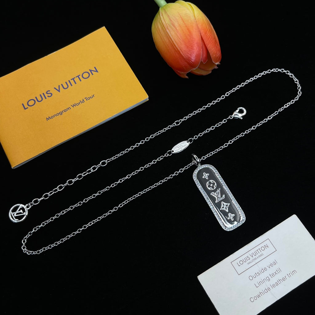 X1Q85E128X Popular Necklace