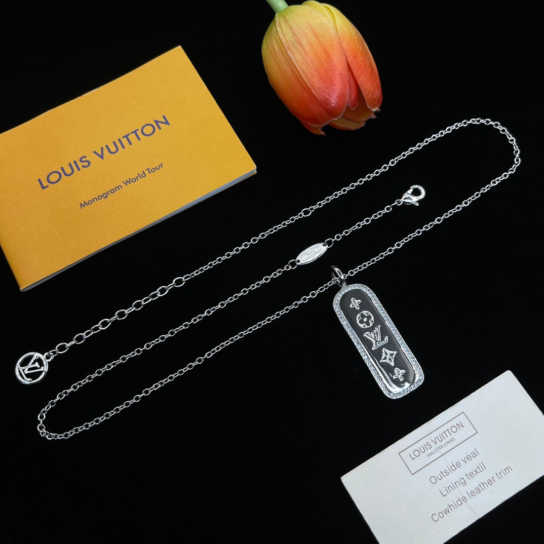 X1Q85E128X Popular Necklace