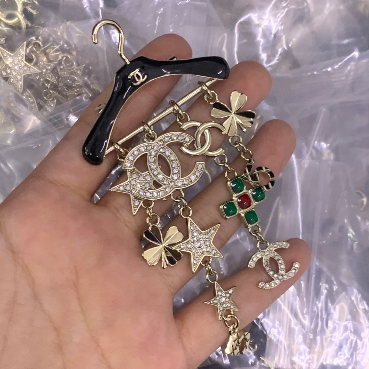 X1Z65C33X Popular Brooch