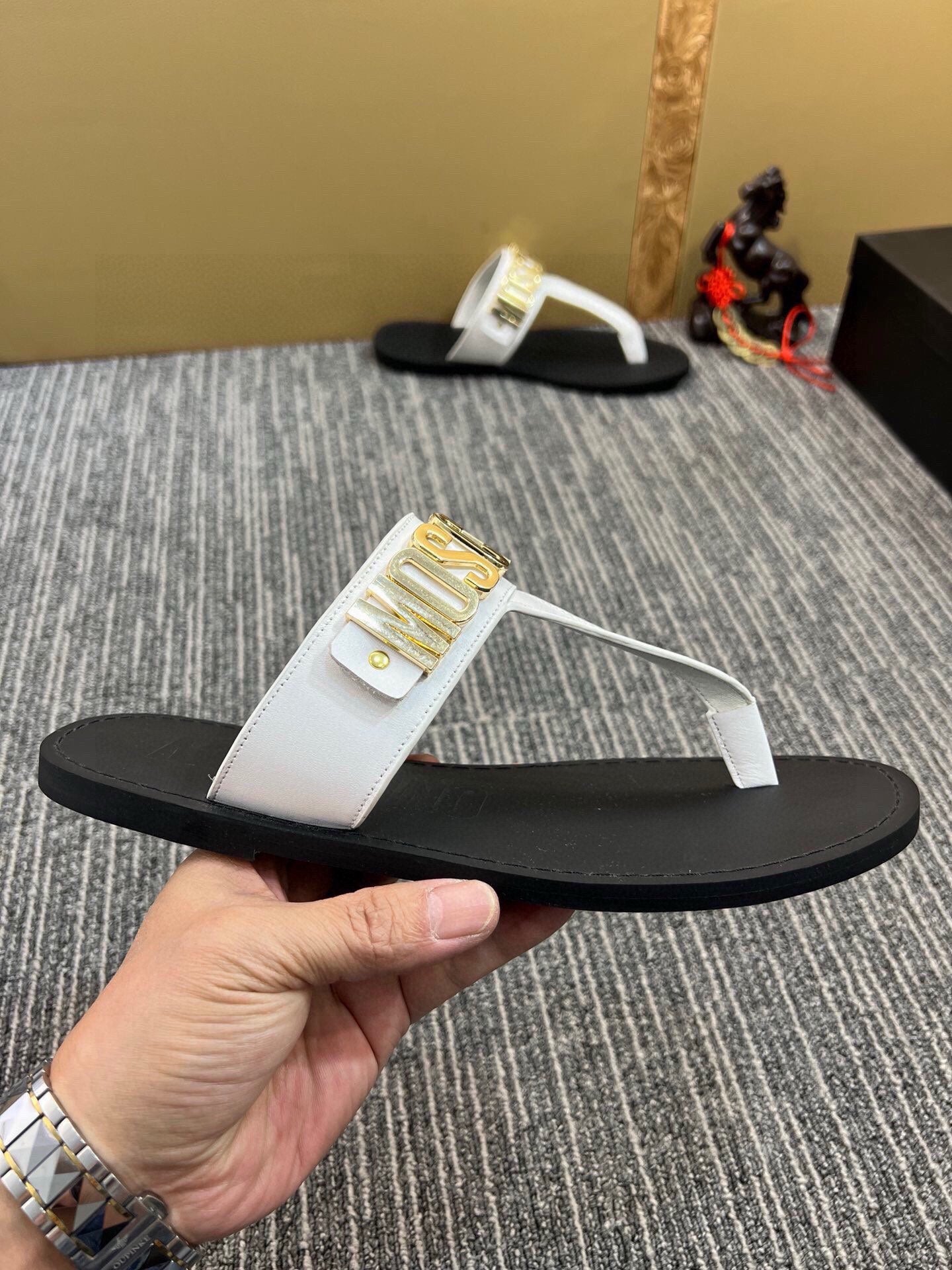 Z5ZA118 Popular slippers