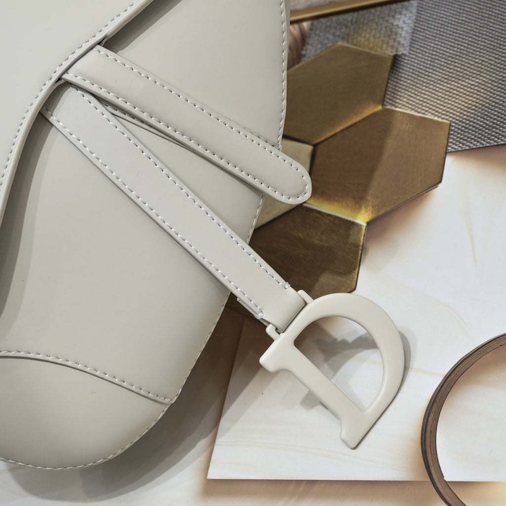 B1W35D115 Popular leather bag