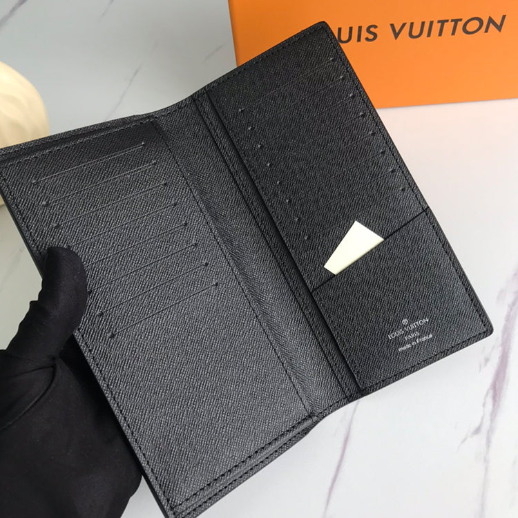 B1X31E2 Popular leather wallets
