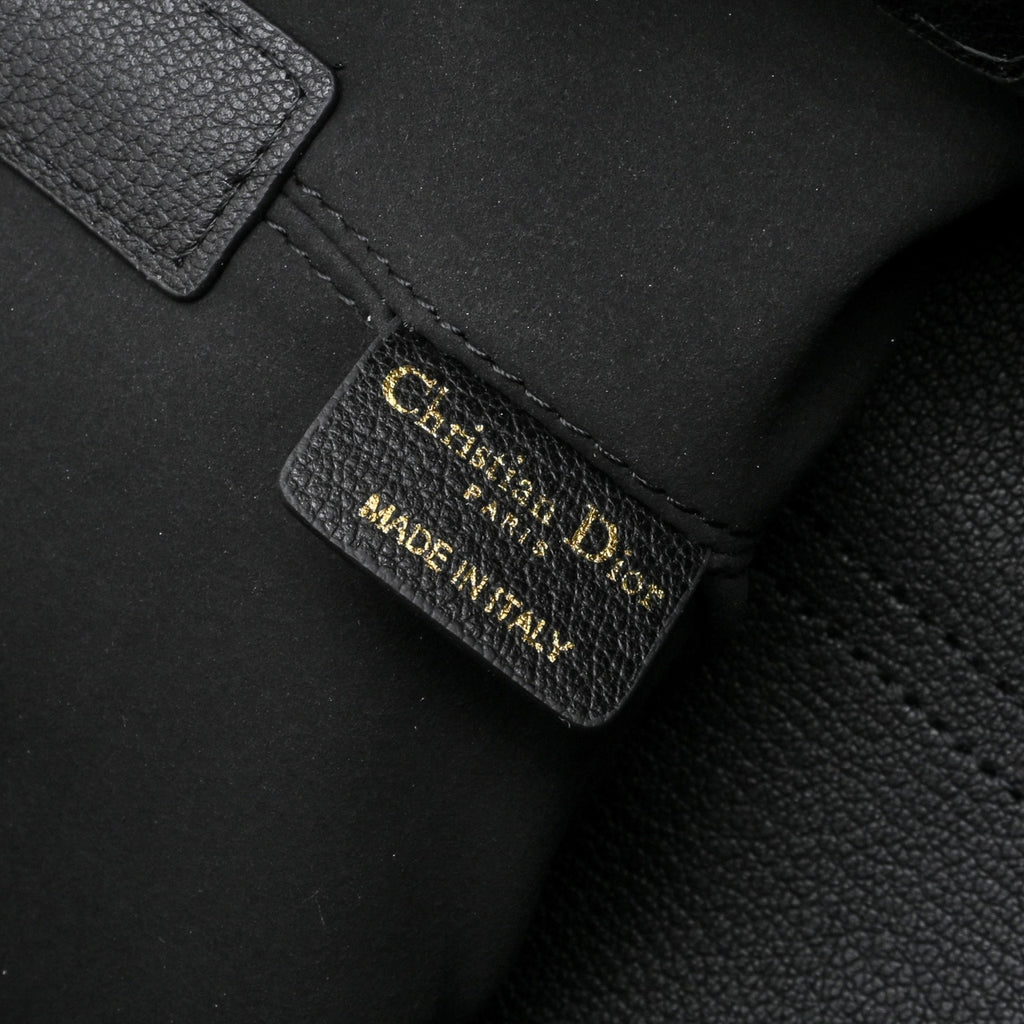 B1R76D42 Popular leather bag
