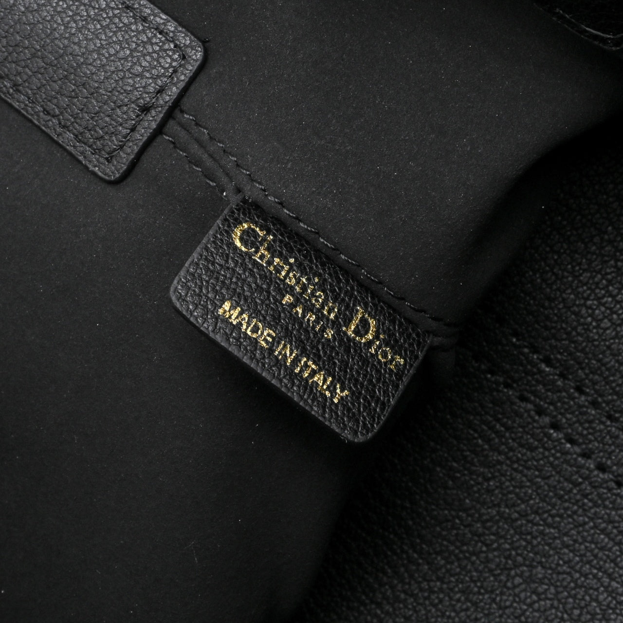 B1R76D42 Popular leather bag