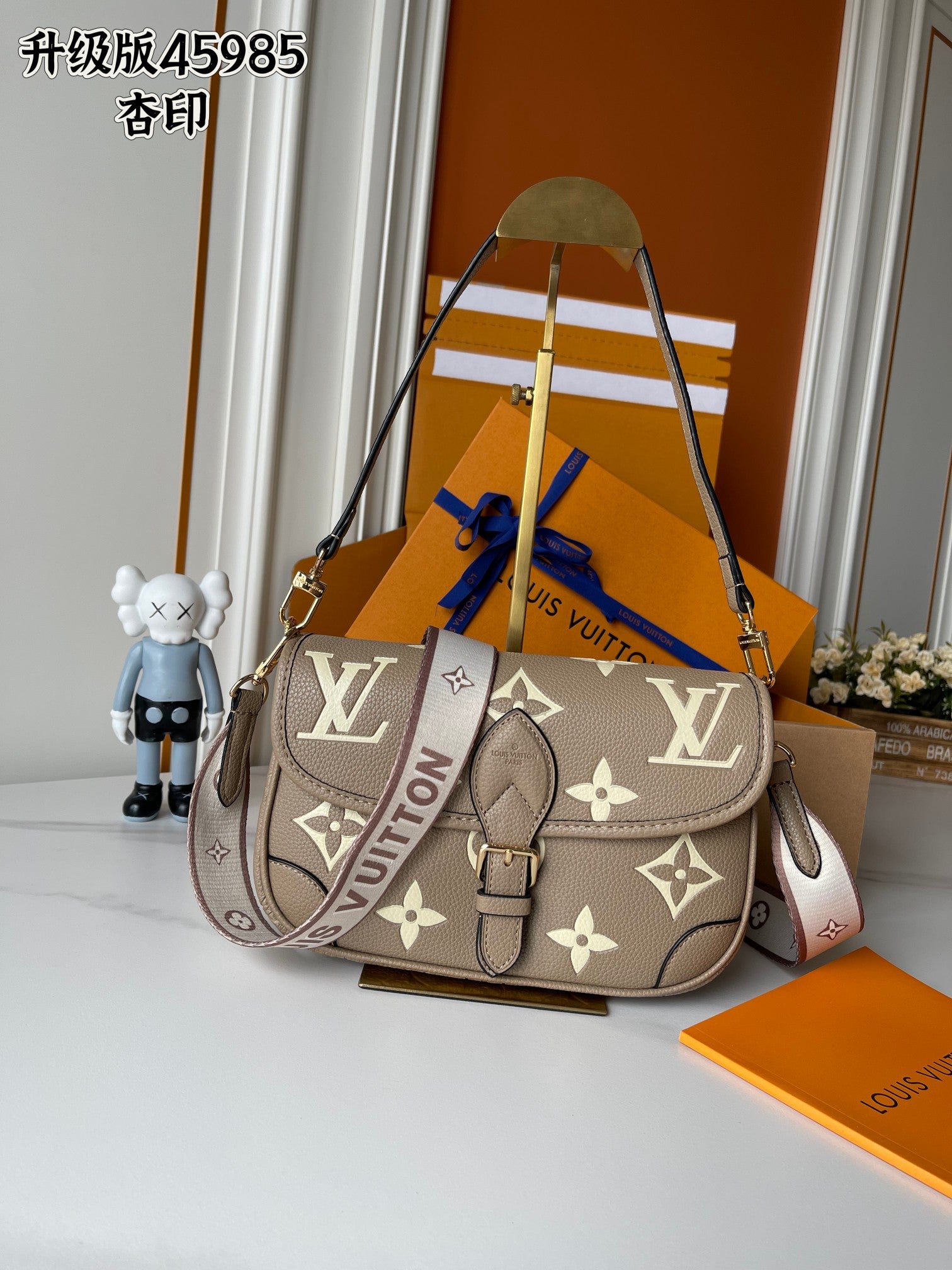 B1P36E38 Popular leather bag