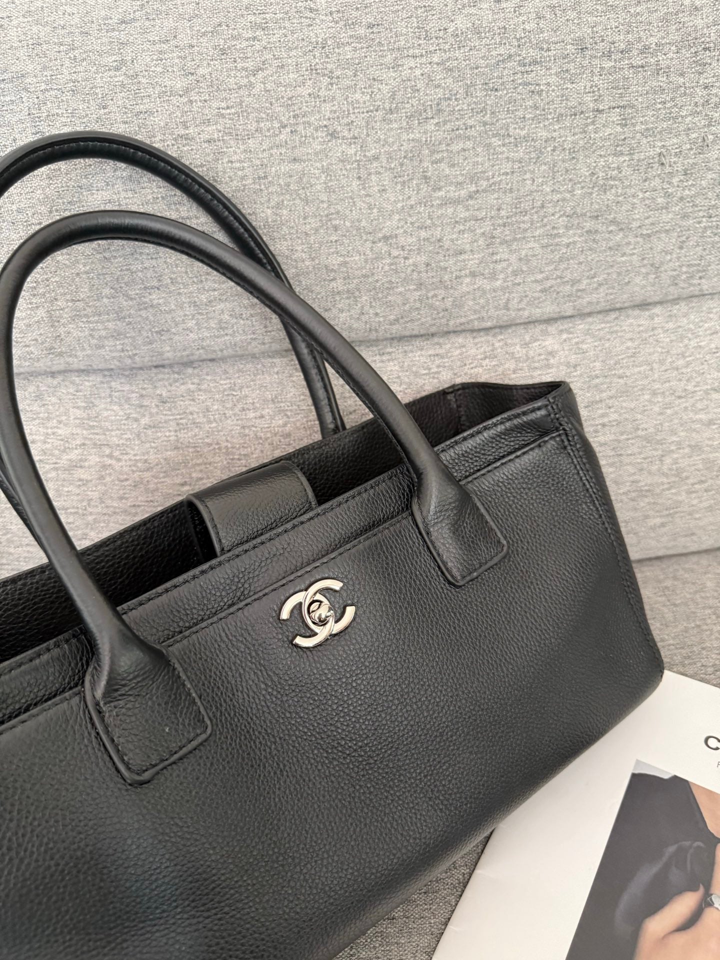 B1R76C37 Popular leather bag