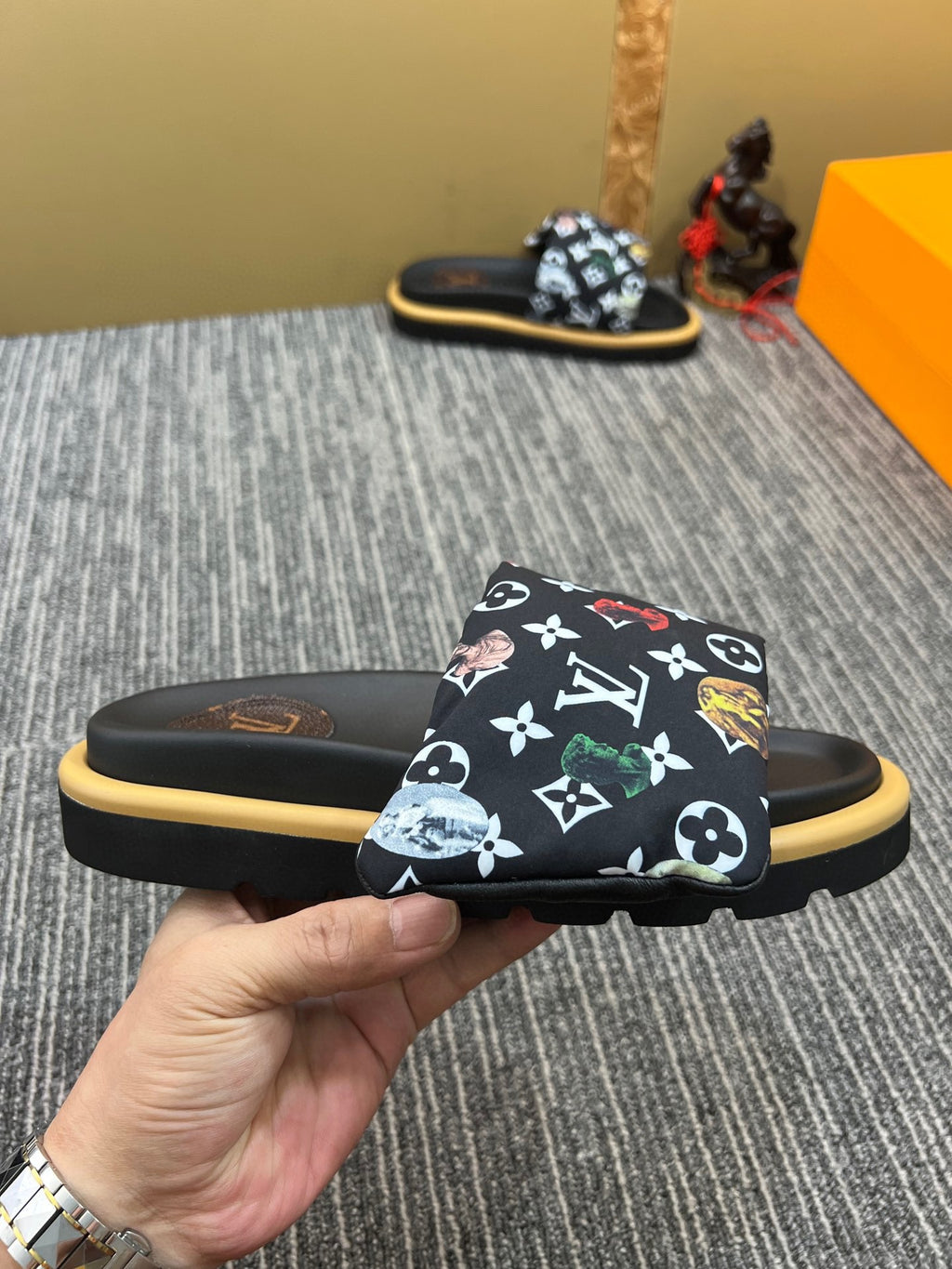 Z5XF120 Popular leather quality Slippers