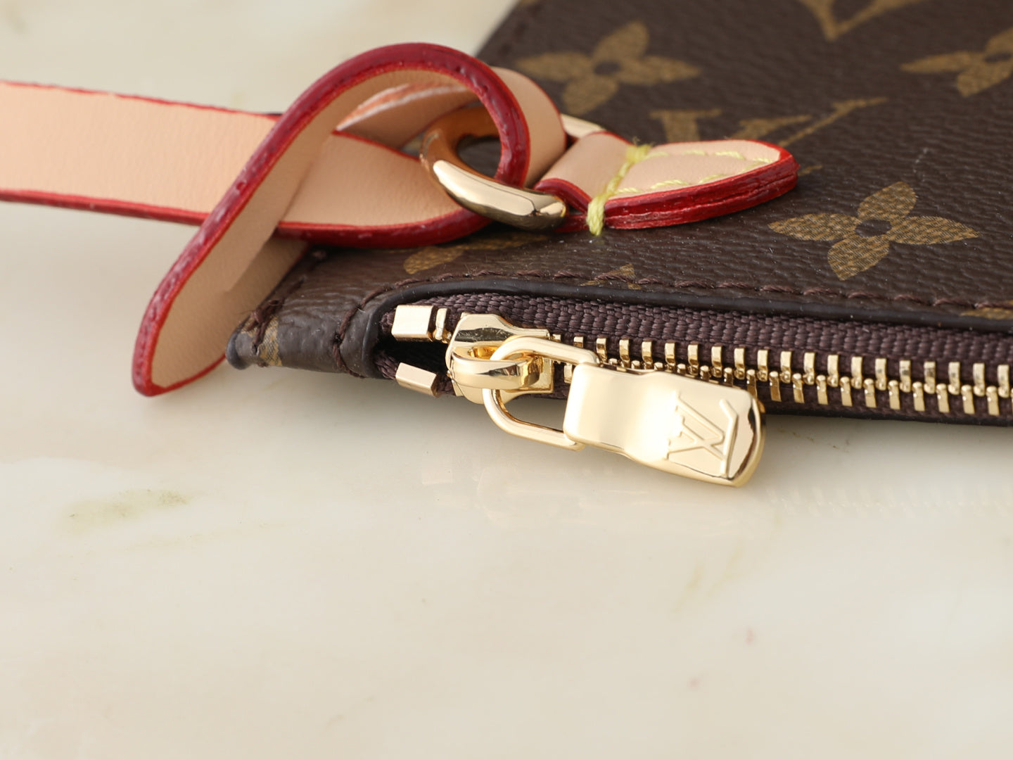 B1N86E6 Popular leather bag