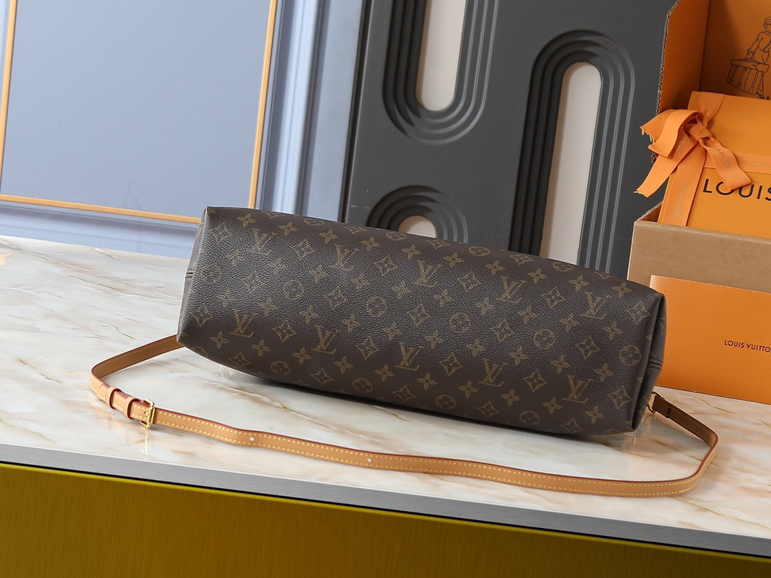 B1P46E107 Popular leather bag