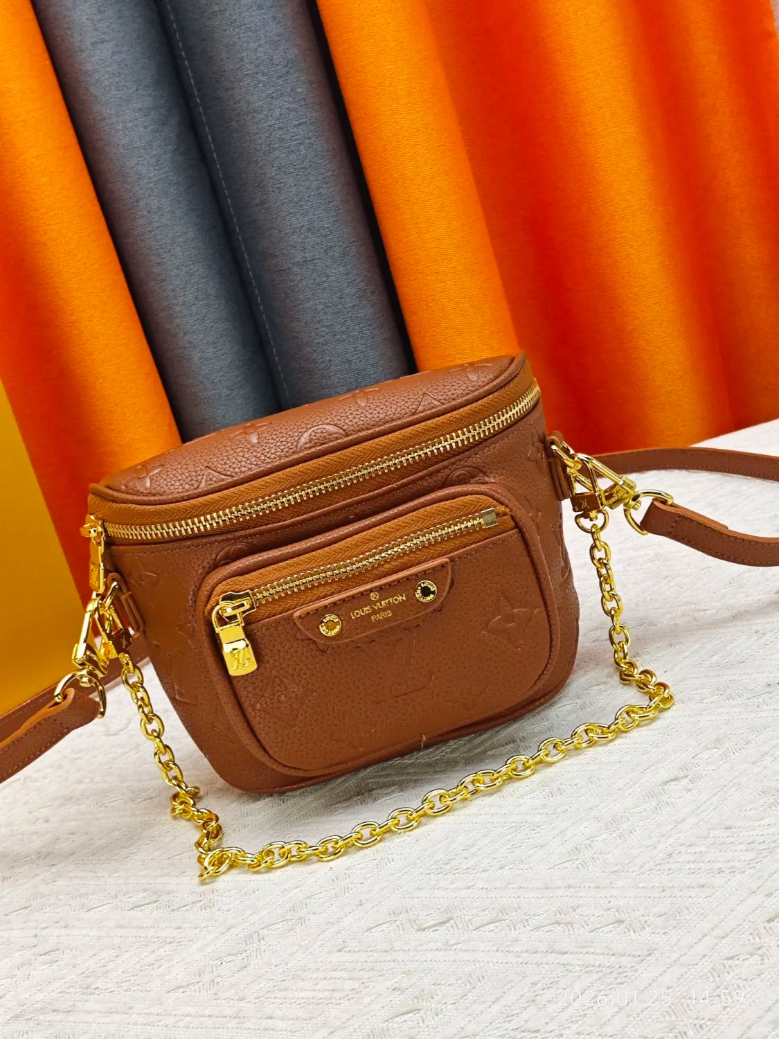 B1P46E75 Popular leather bag