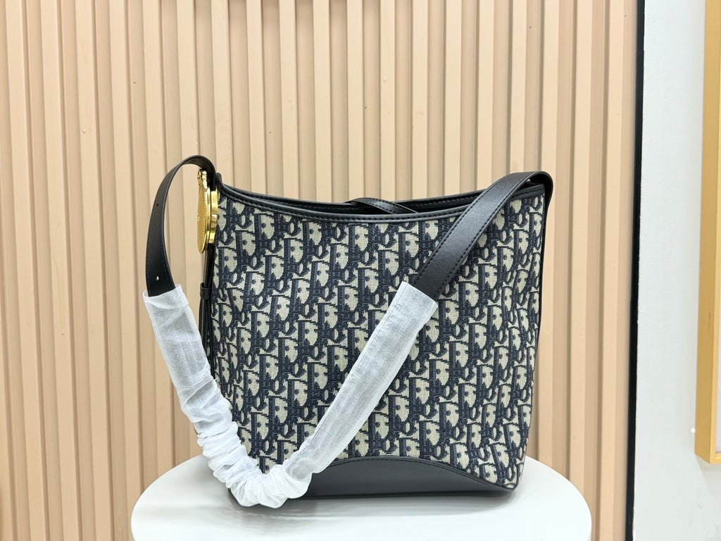 B1R76D46 Popular  bag