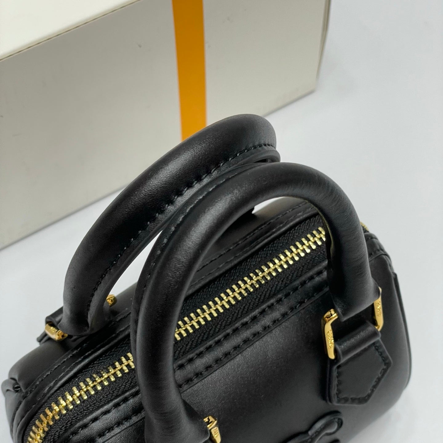 B1N55N27 Popular    leather bag