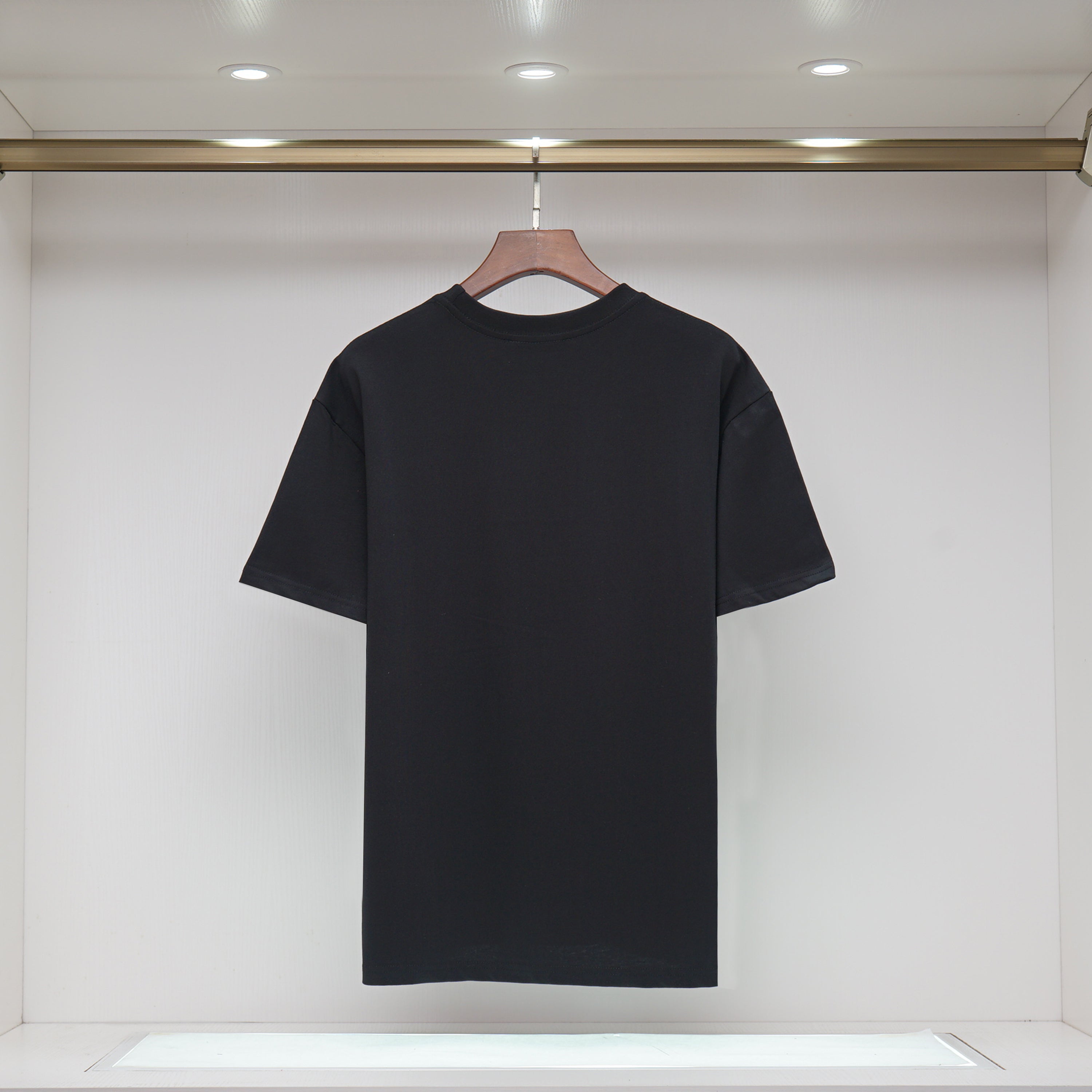 U1R86B11 Popular T-shirts