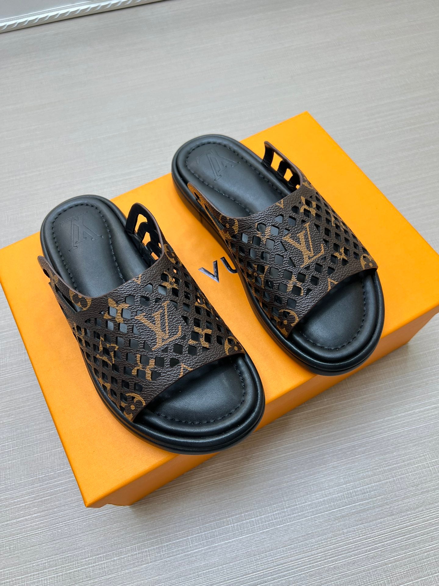 Z5ZE83 Popular slippers