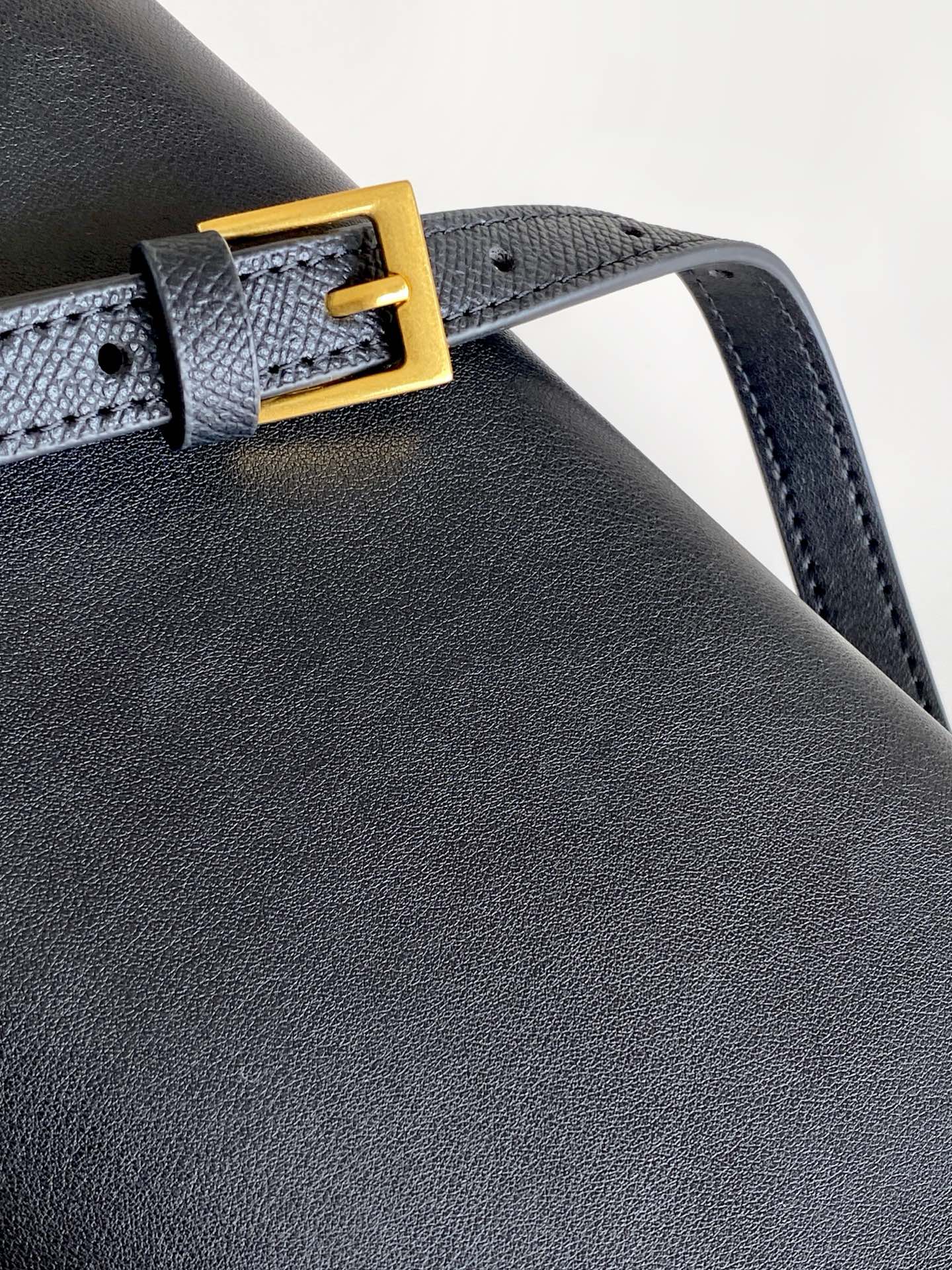 B1R76VL33 Popular leather bag