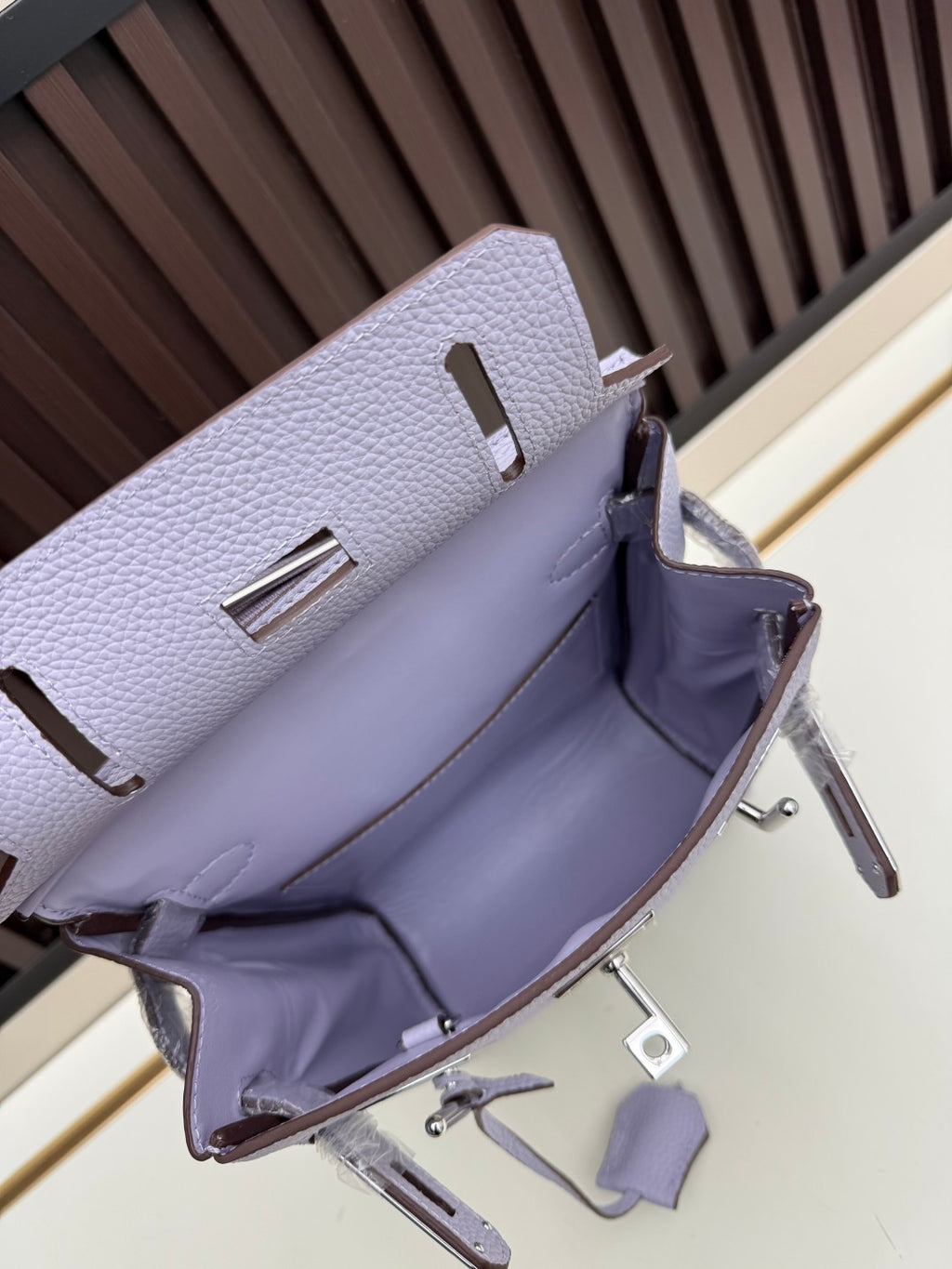 B1P36H46 Popular leather bag