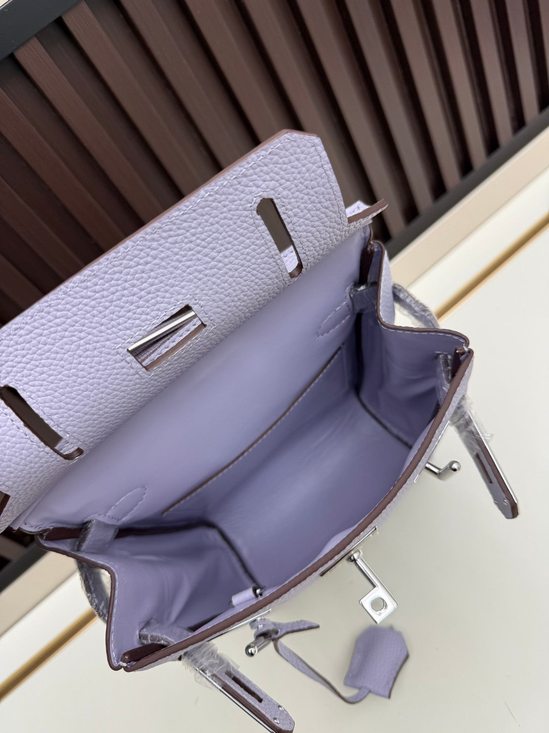 B1P36H46 Popular leather bag
