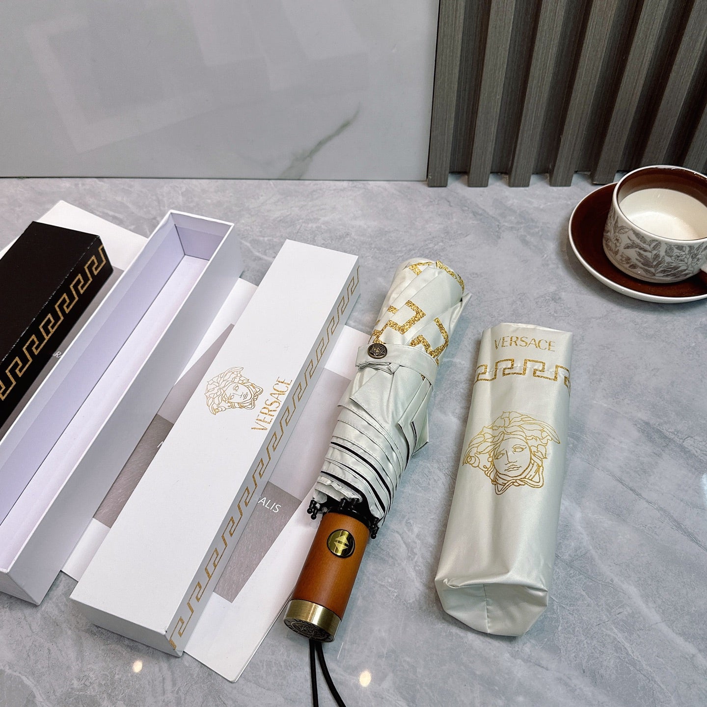 J1R85V109 Popular UV resistant umbrella