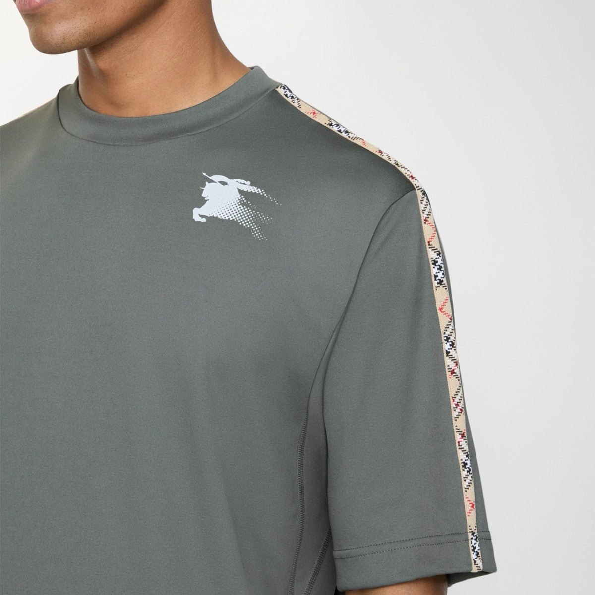 U1R86R7 Popular T-shirts