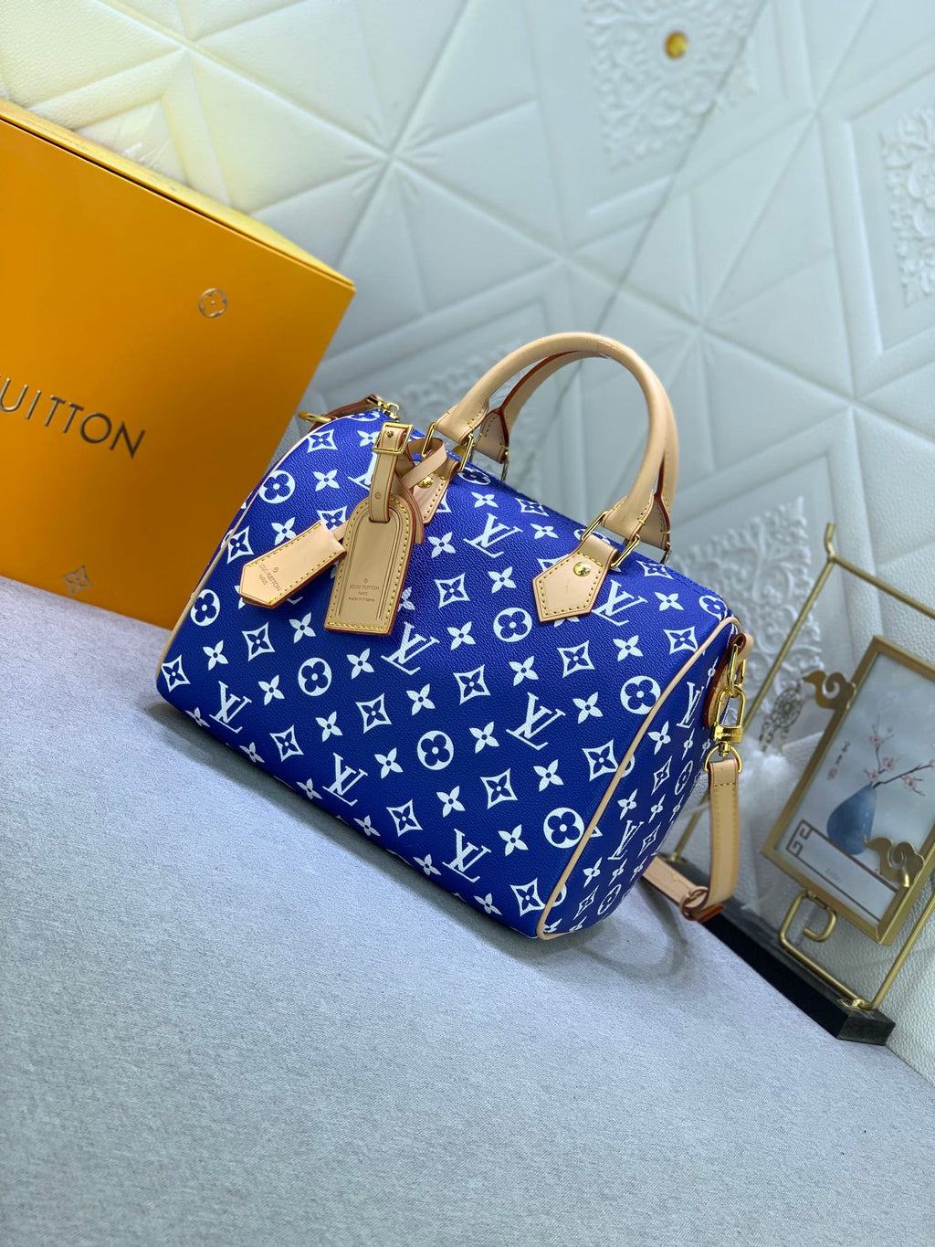 B12X44E268 Popular  leather bag 