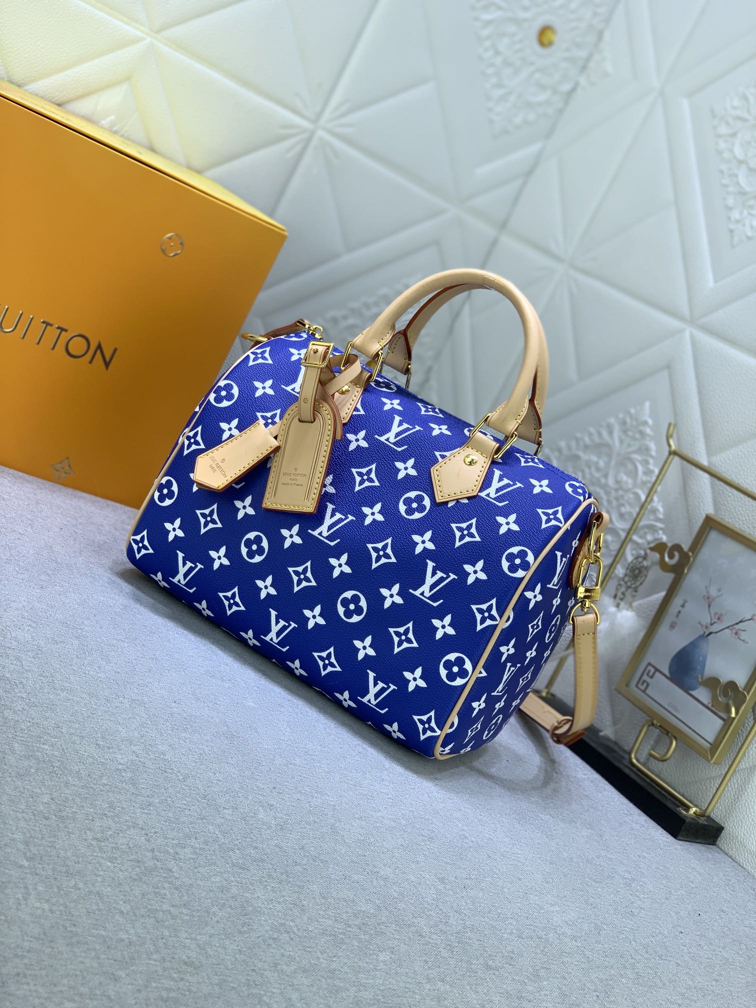 B12X44E268 Popular  leather bag 