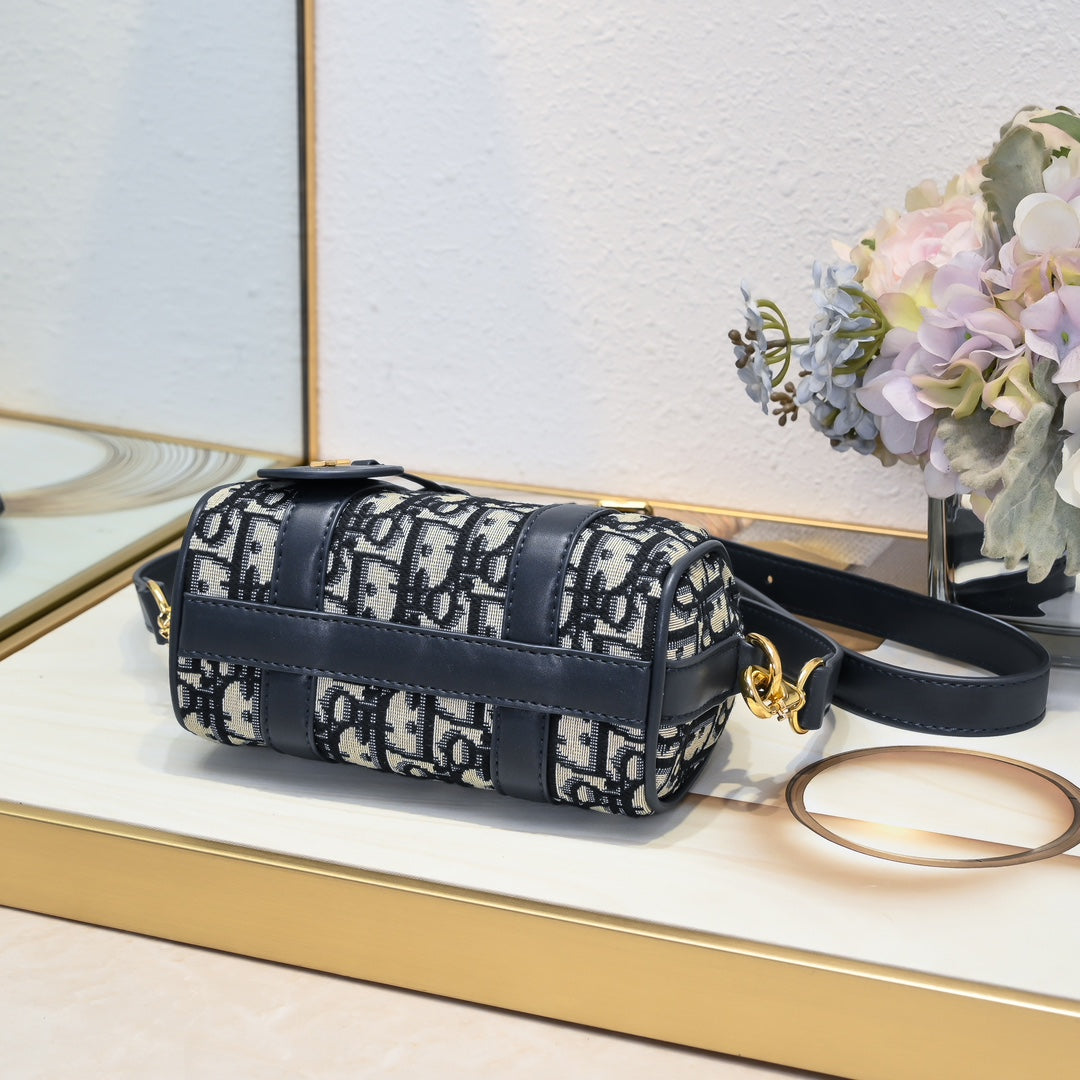 B1W15D32 Popular  leather bag