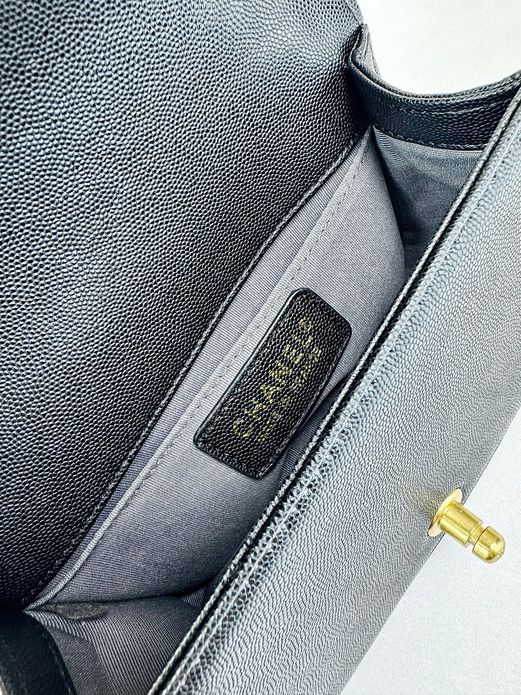 B1P36C17 Popular Caviar leather bag