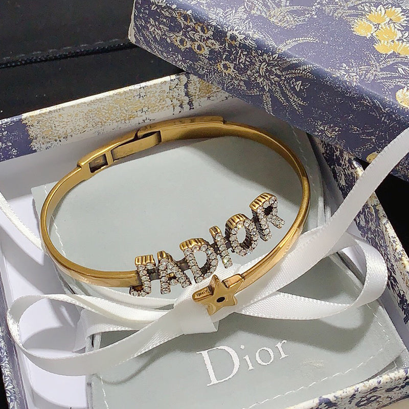 X1B12D505K  Popular Bracelets