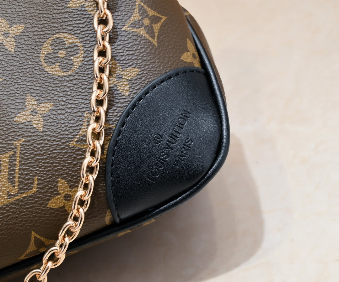 B1W15E35 Popular  leather bag