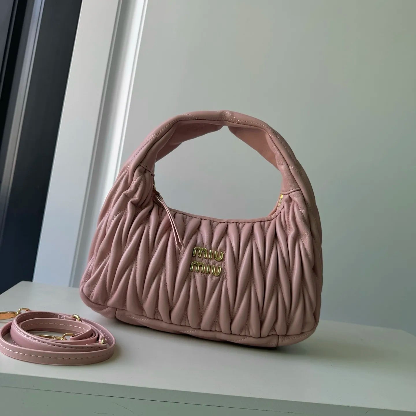 B1P46A121 Popular leather bag（29x24x10cm）