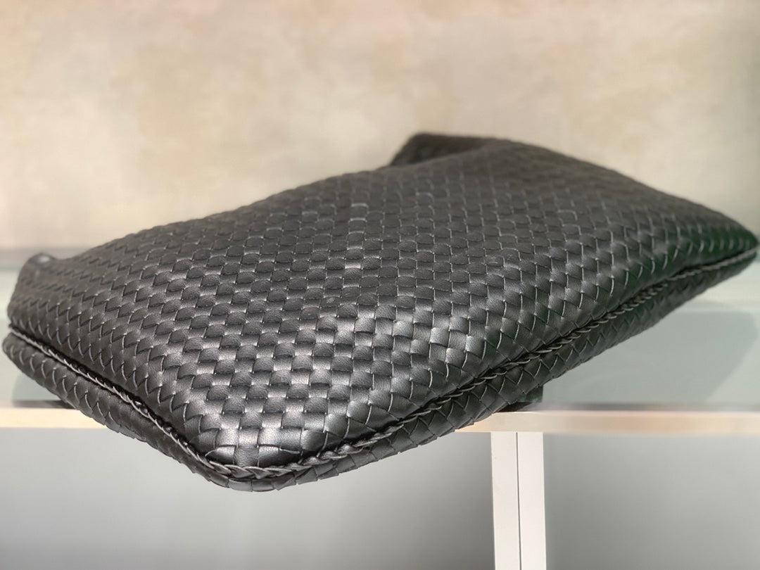 B1W35A116 Popular leather bag
