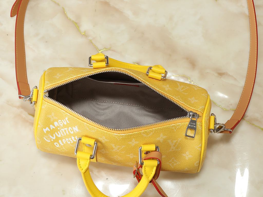 B1R76E50 Popular leather bag