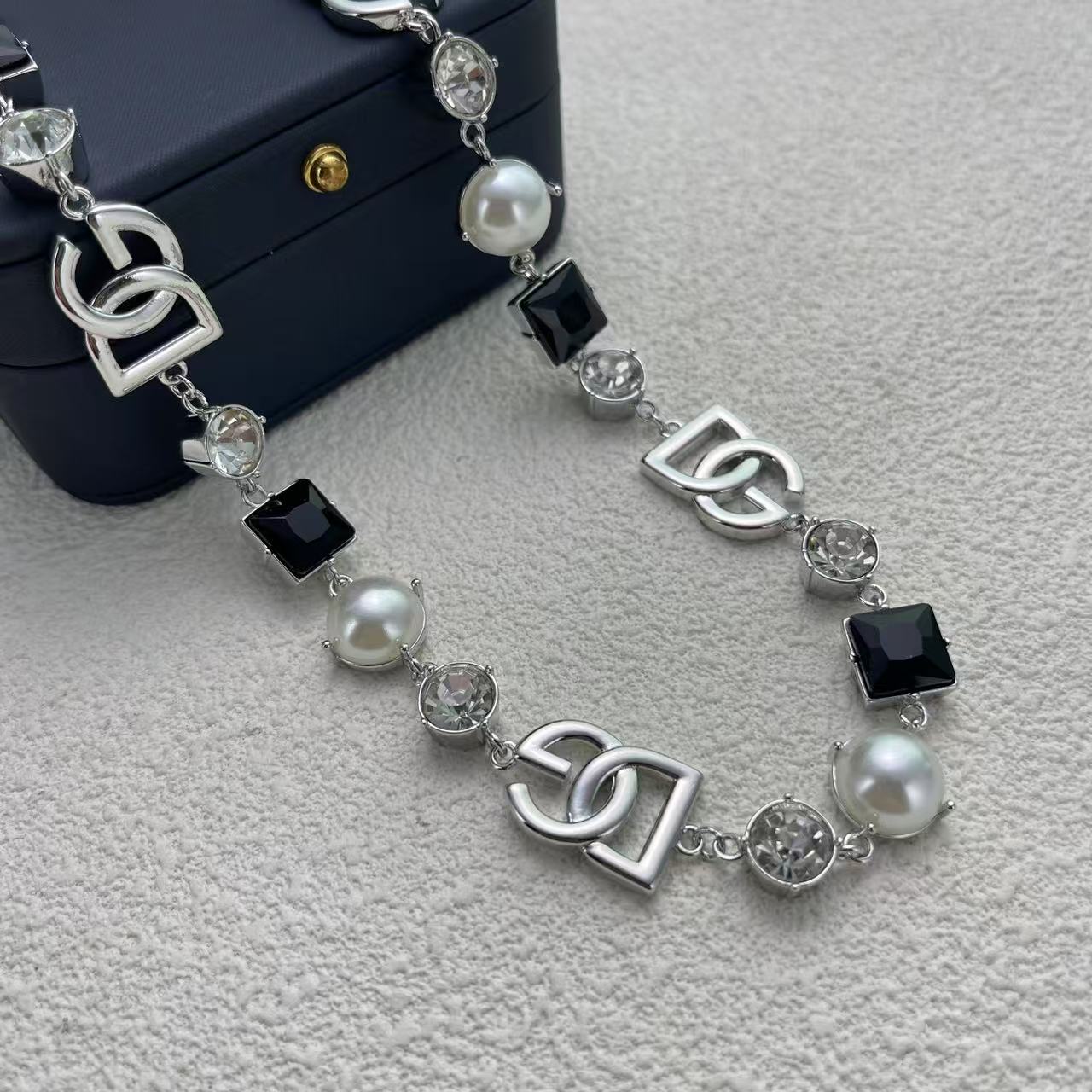 X1Q85A245X Popular Necklace