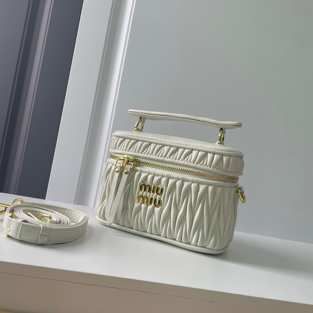 B1R15A102 Popular   leather bag