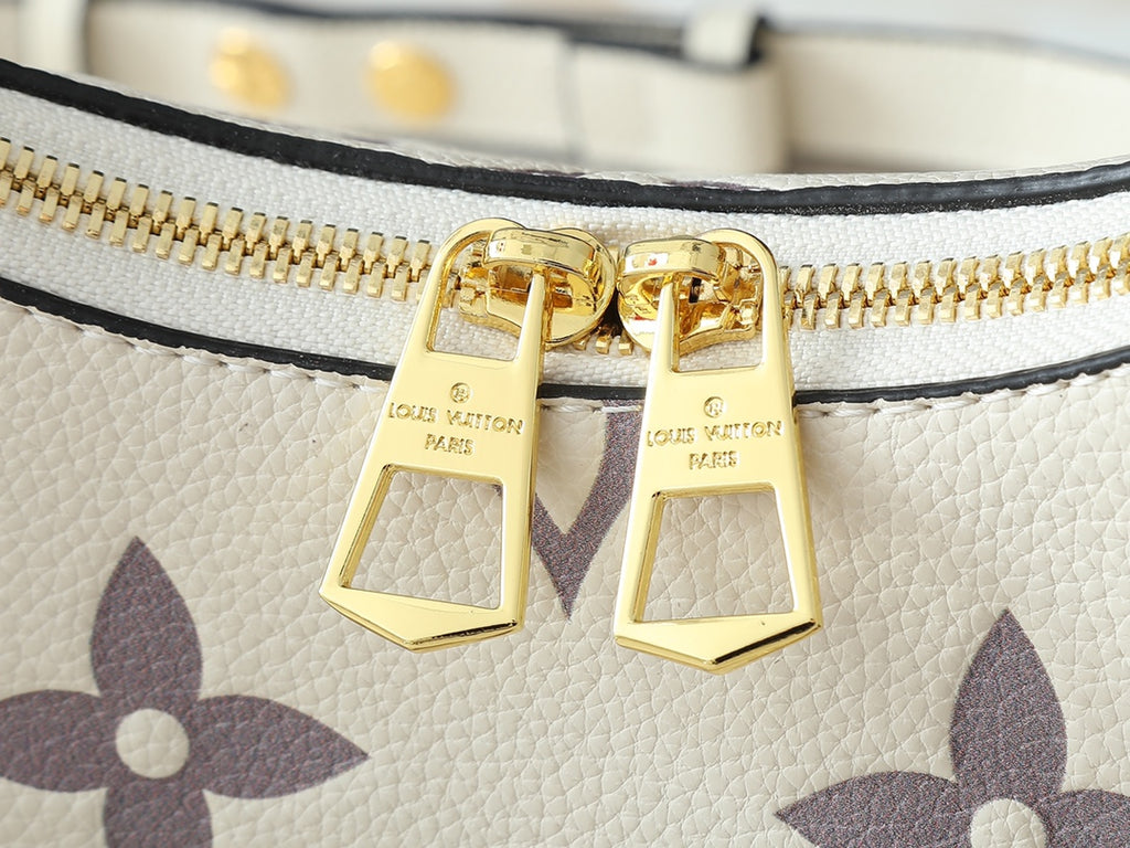 B1R76E48 Popular leather bag