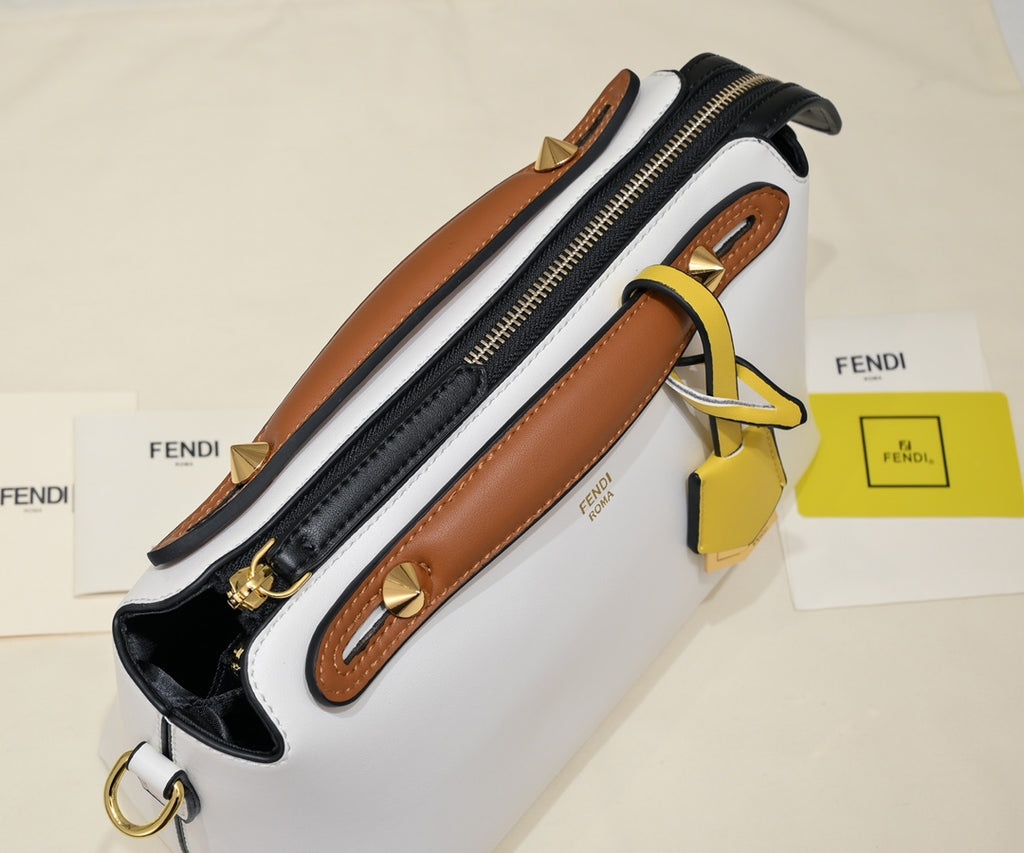 B12X43F132 Popular leather bag 