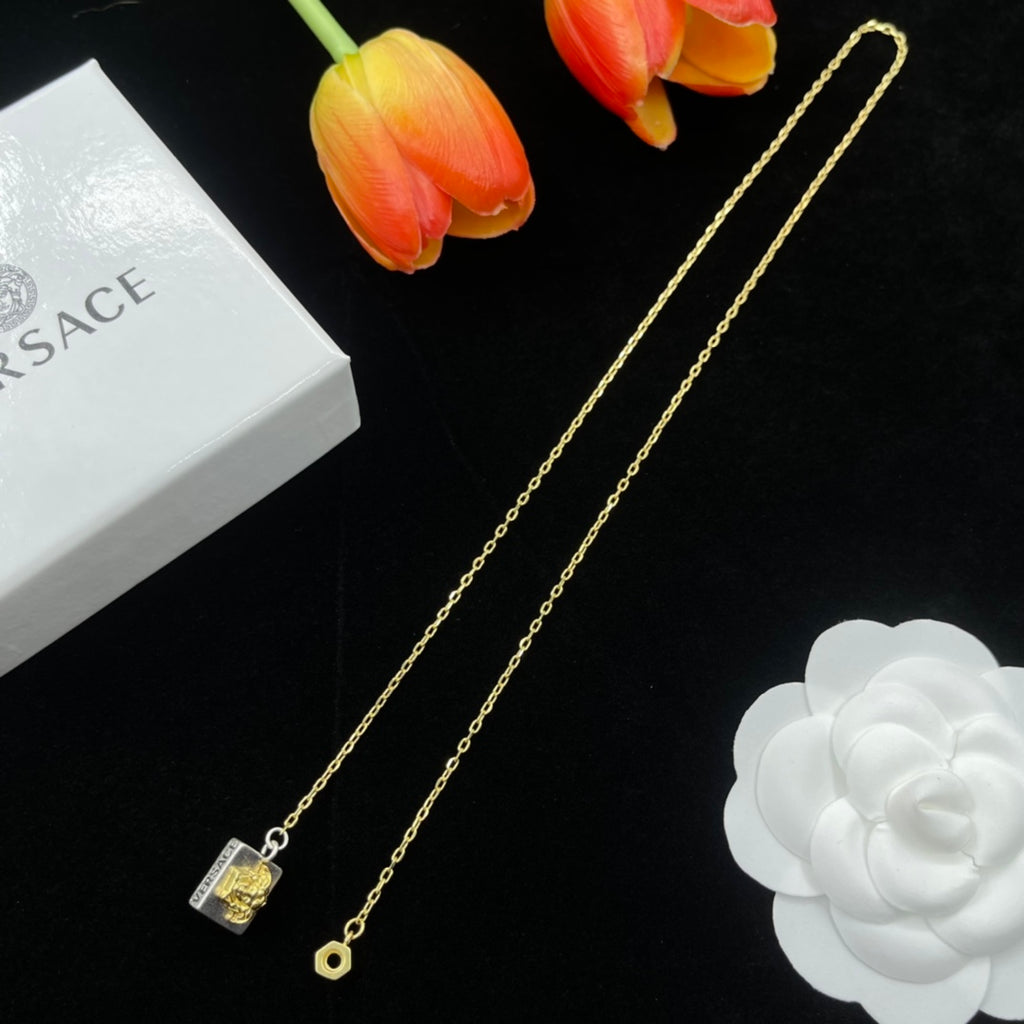 X1Q85V374X  Popular Necklaces