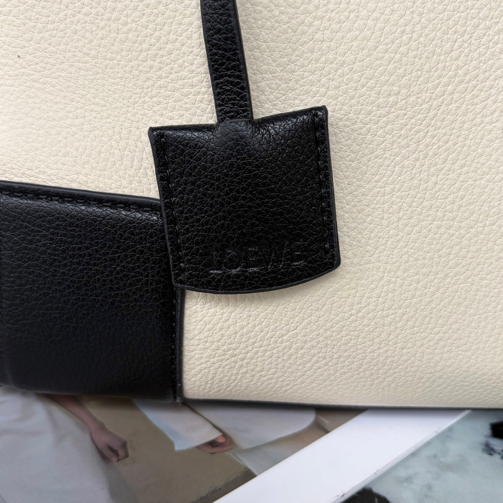 B1R66A12 Popular leather bag
