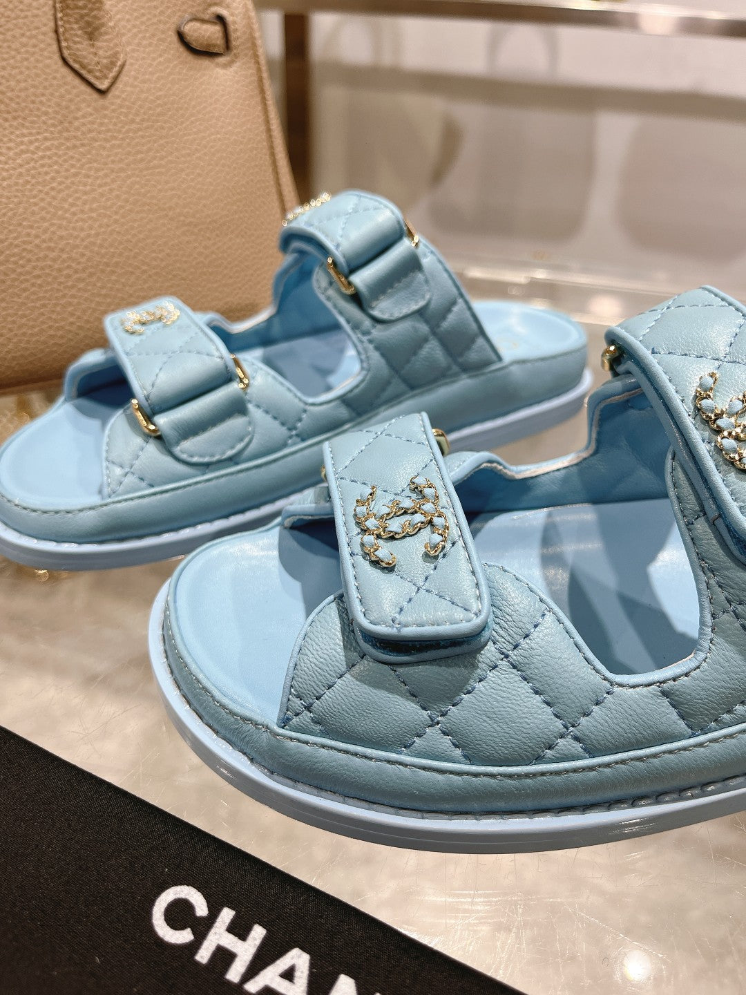 Z2R45C7  Popular leather shoes