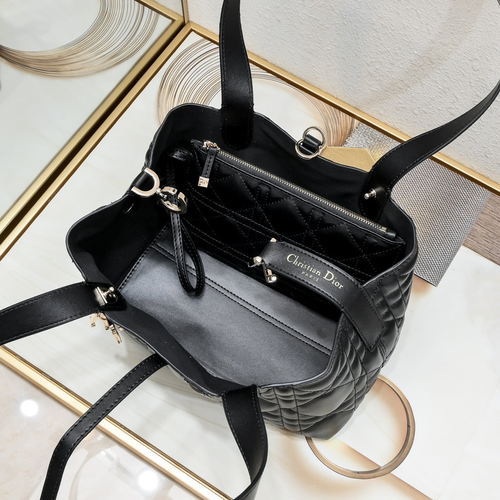 B12X44D359 Popular   leather bag 