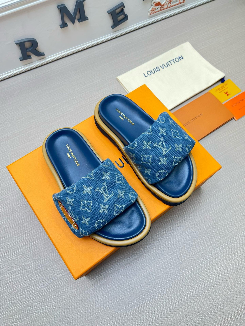 Z5ZE100 Popular slippers Sole thickness 5cm