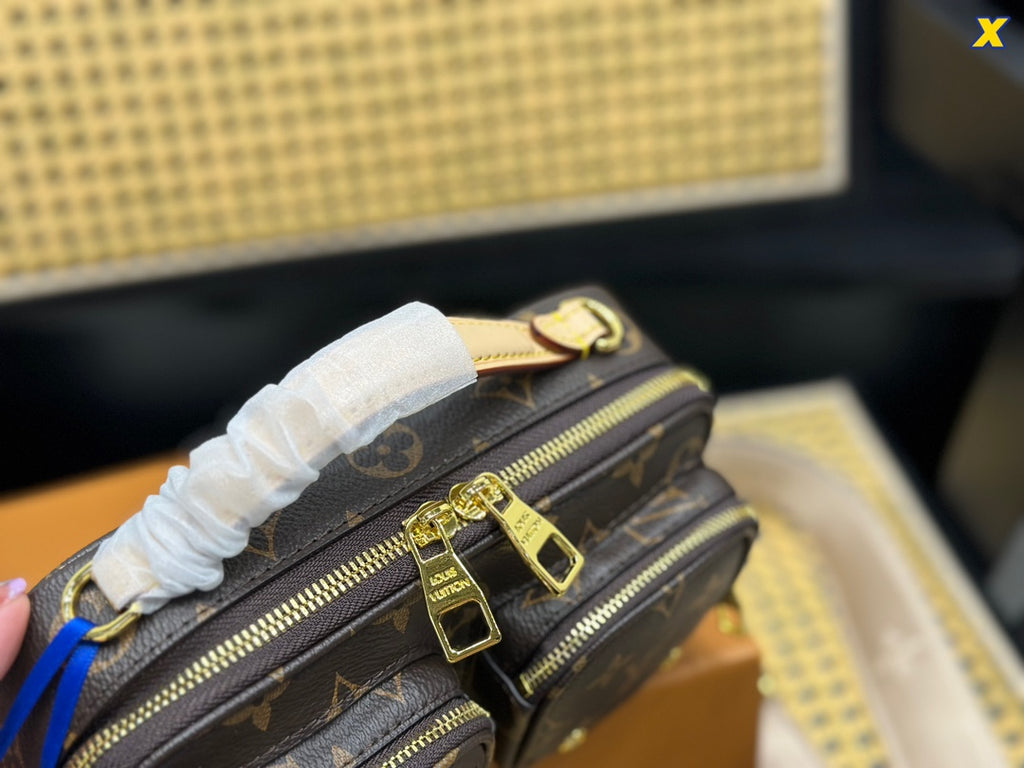 B1X43E162 Popular  leather bag 