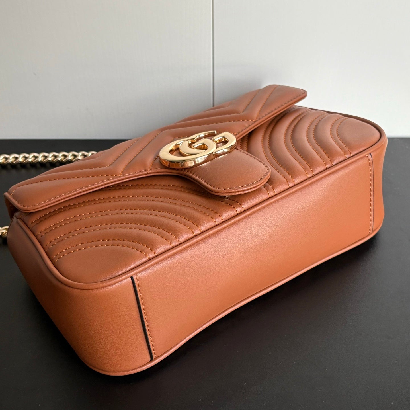 B1P36B69 Popular leather bag