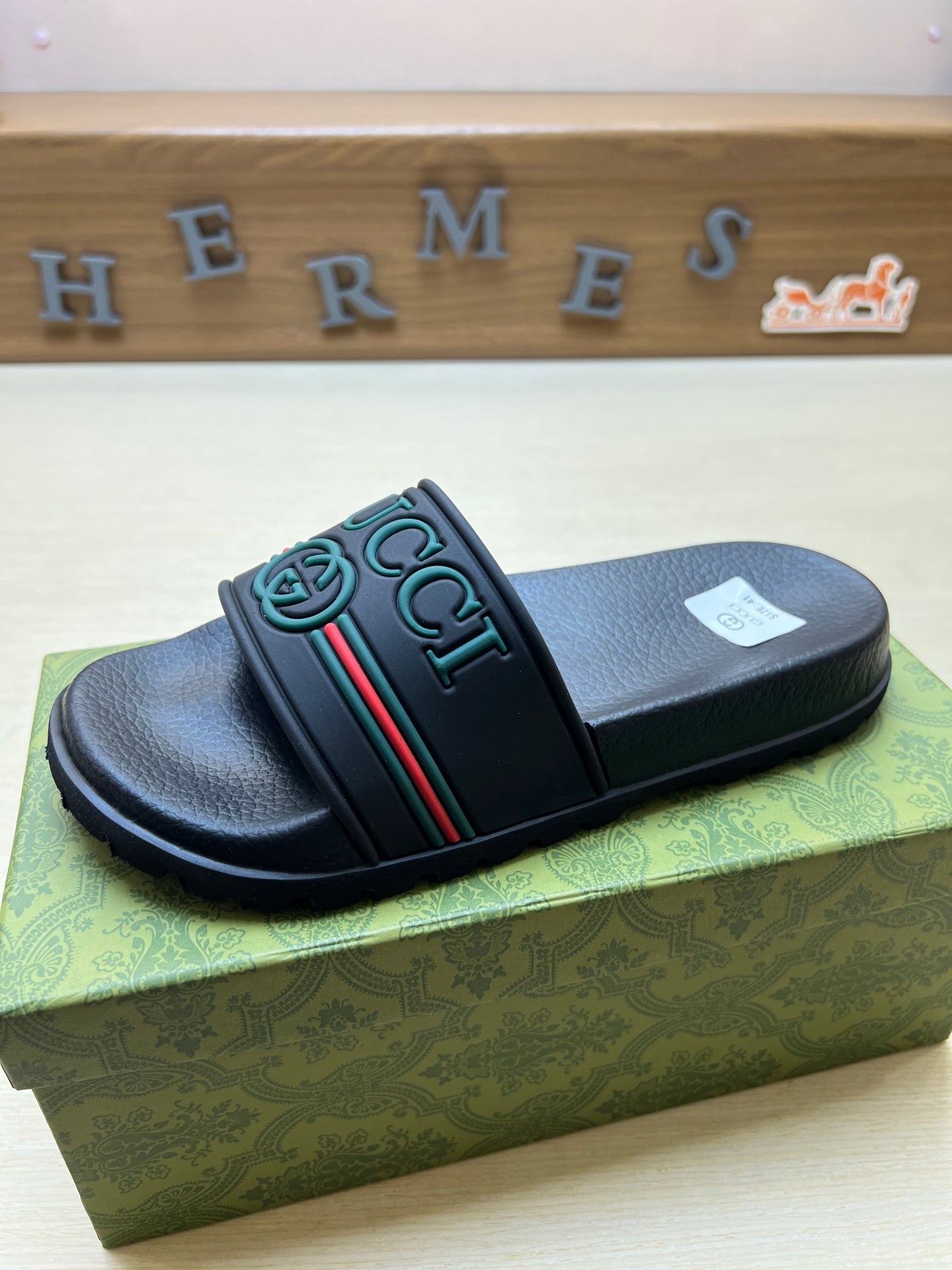 Z5R66B24 Popular  Slippers