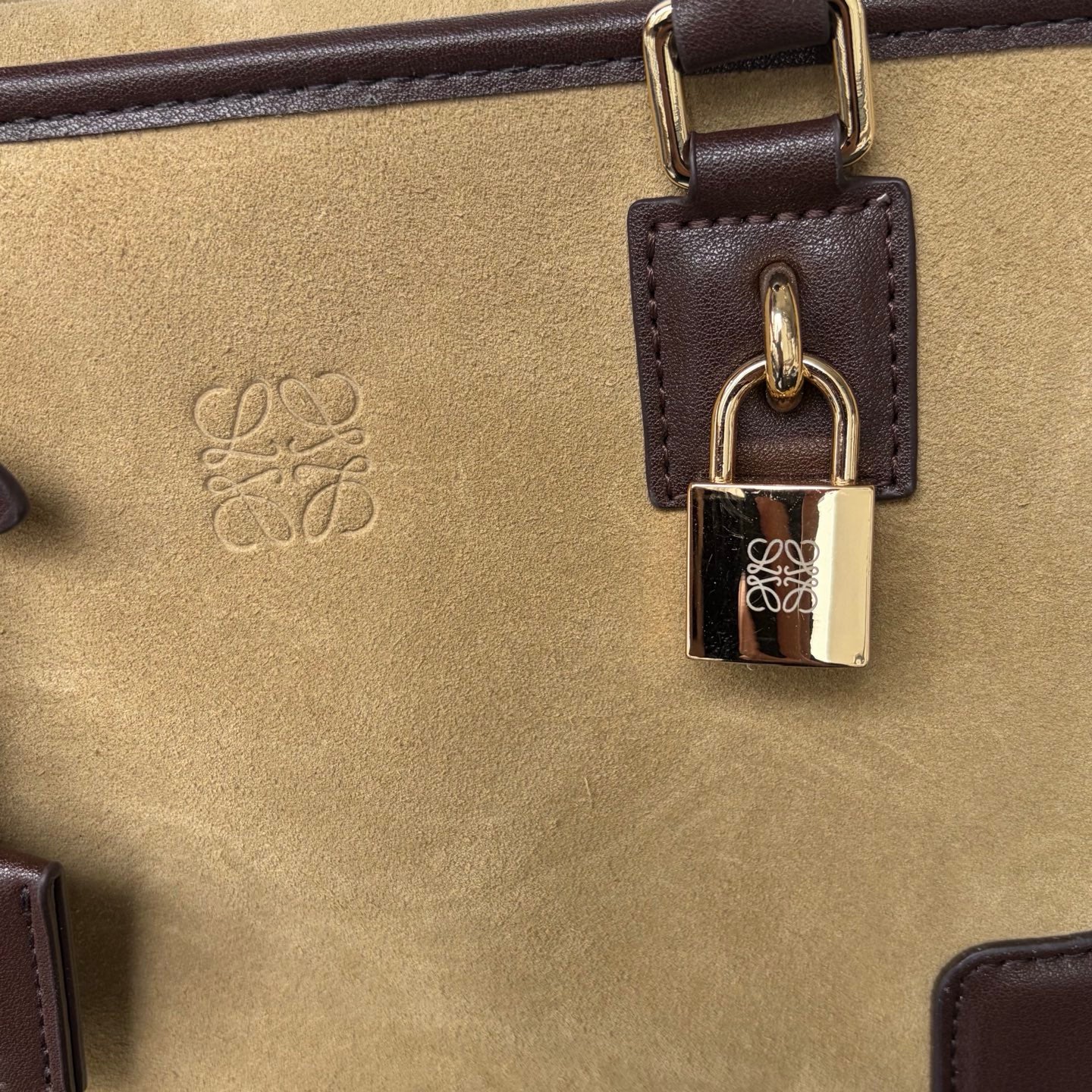B1R66A12 Popular leather bag