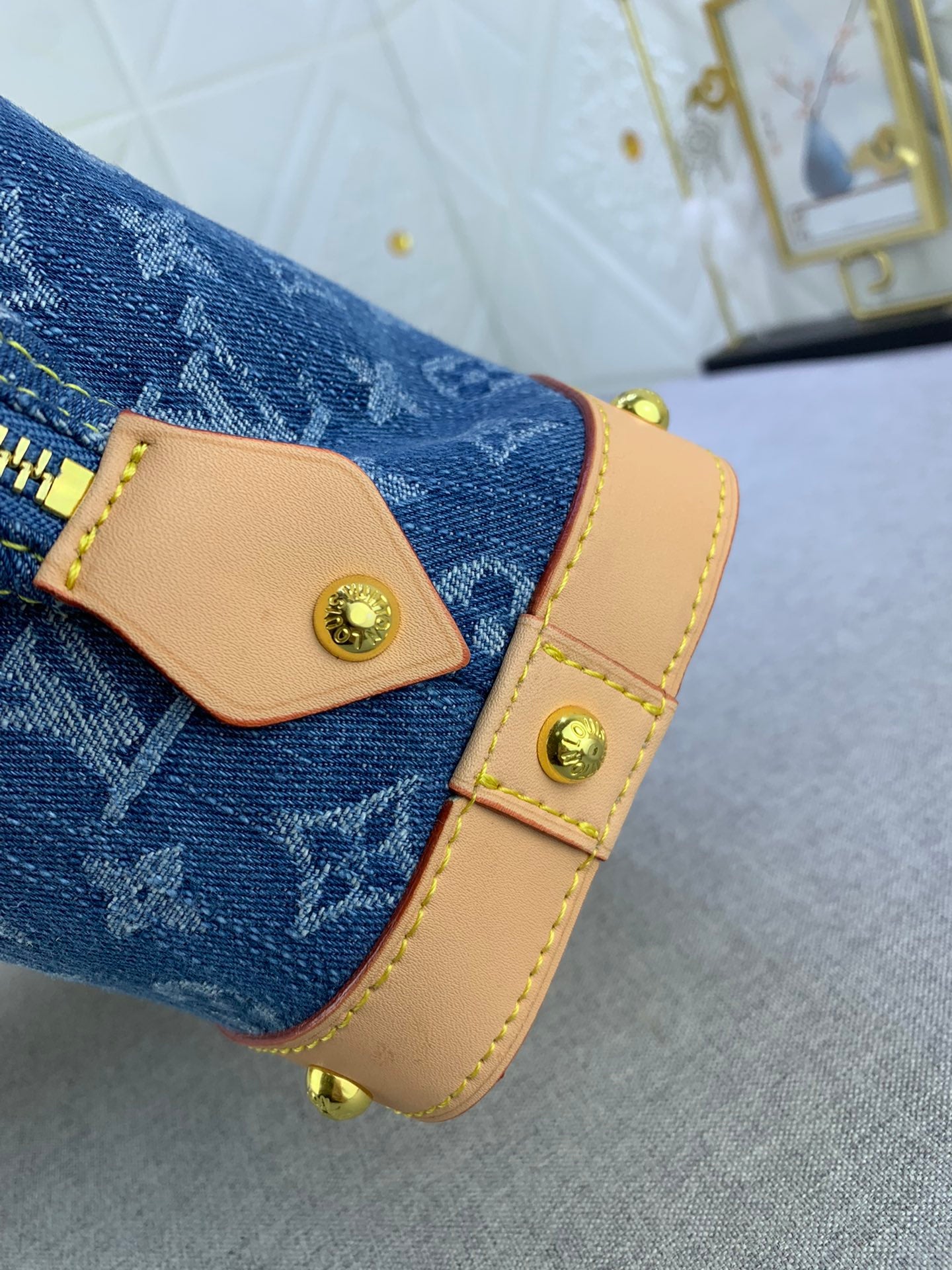 B1X104E61 Popular    leather bag