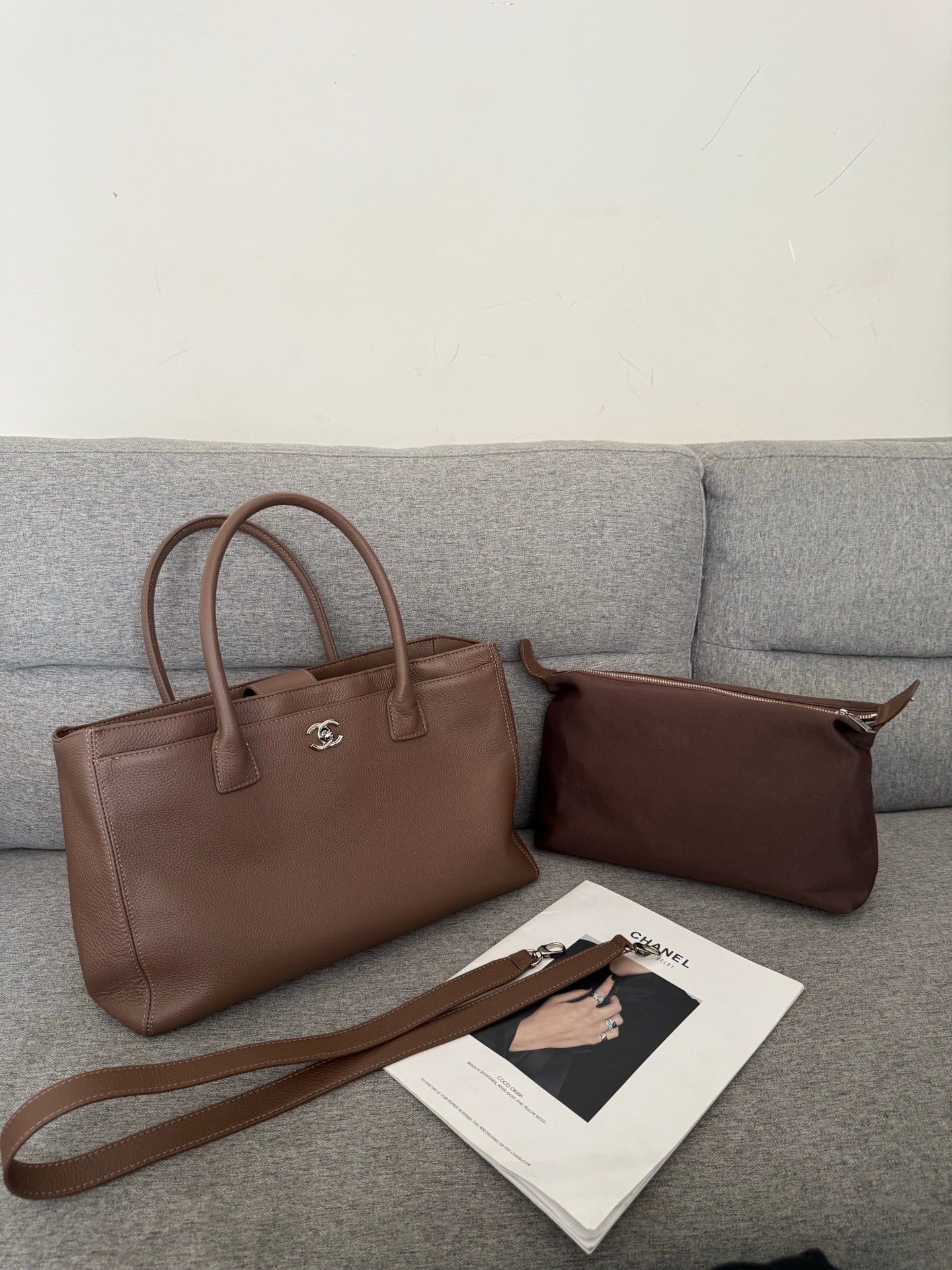 B1R76C37 Popular leather bag
