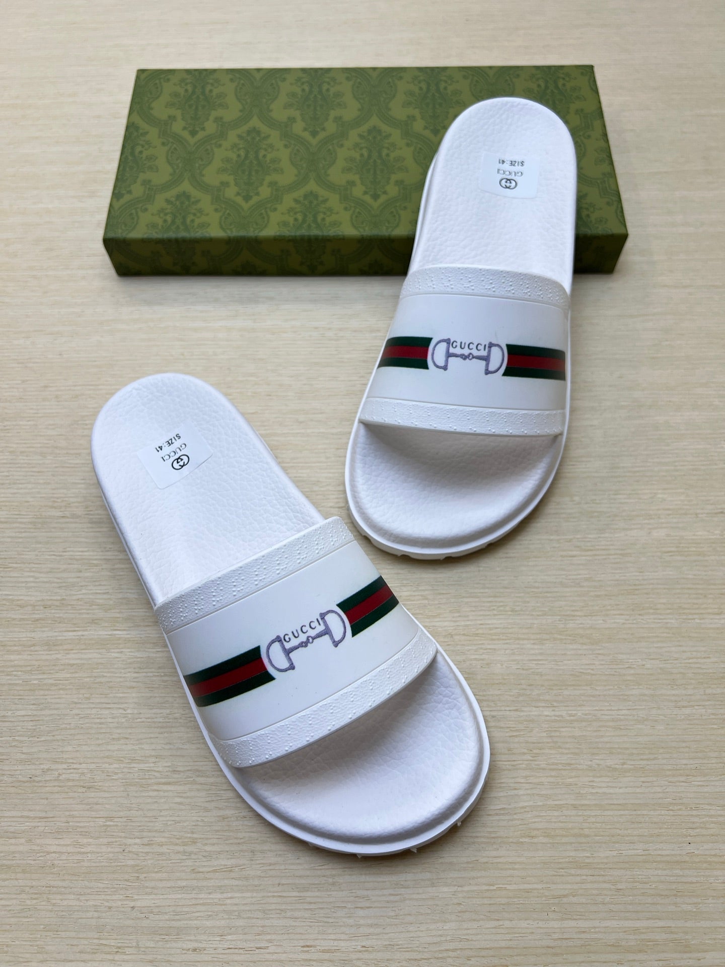 Z5R76B1 Popular Slippers
